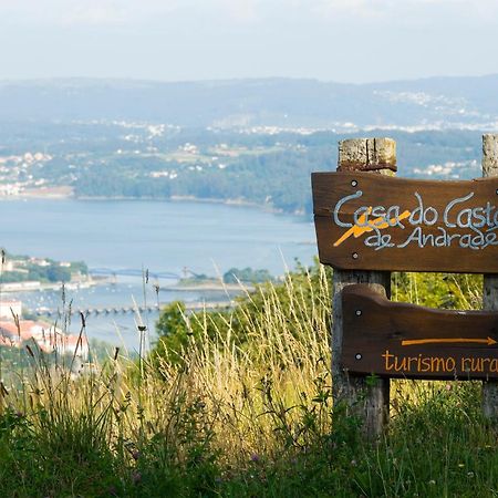 Гостевой дом Casa Do Castelo De Andrade Пуэнтедеуме Экстерьер фото